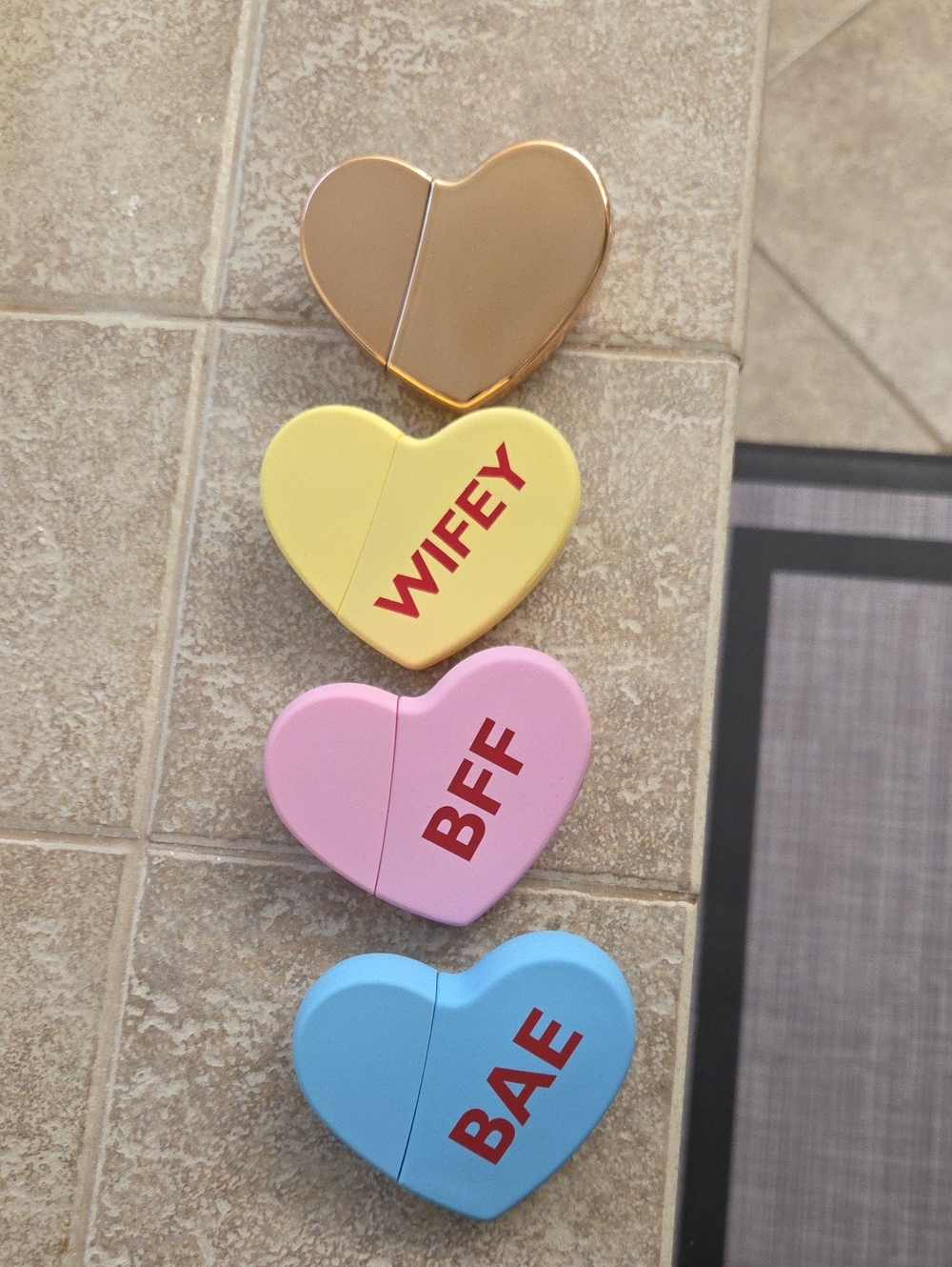 KKW Set of 4 Heart-Shaped Compact Mirrors - Rose Gold, Wifey, BFF, Bae